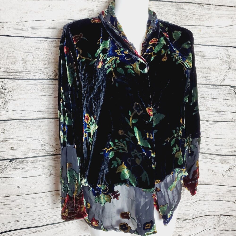 Aria A Velvet Long Sleeve Button Down Top Size Large